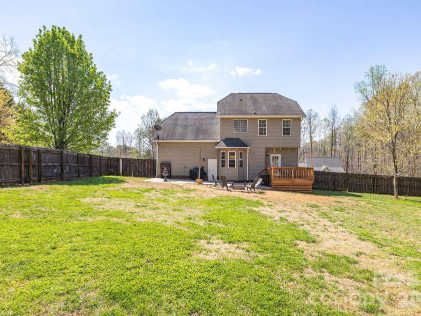 114 Riverton Drive, Statesville, NC 28625.  MLS# CAR4358549, YatesRealty ID 14838. 