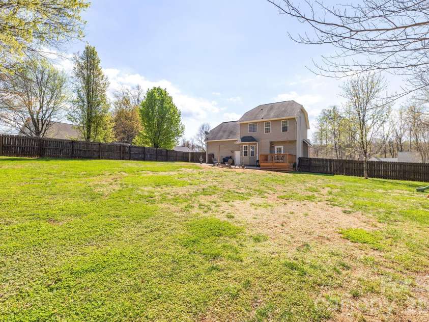 114 Riverton Drive, Statesville, NC 28625.  MLS# CAR4358549, YatesRealty ID 14838. 