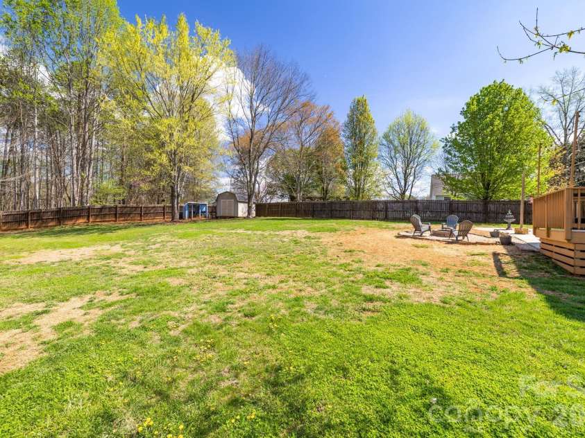 114 Riverton Drive, Statesville, NC 28625.  MLS# CAR4358549, YatesRealty ID 14838. 