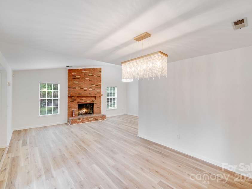 4227 Coopersdale Road, Charlotte, NC 28273.  MLS# CAR4250233, YatesRealty ID 14838. 