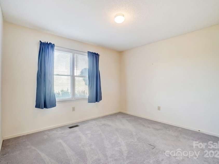 1022 Kannapolis Parkway, Concord, NC 28027.  MLS# CAR4228750, YatesRealty ID 14839. 