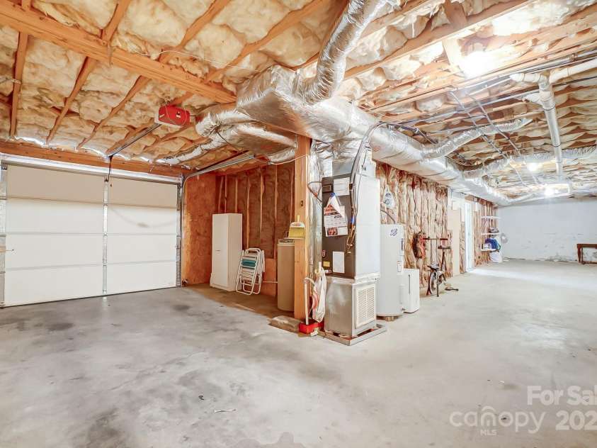 1022 Kannapolis Parkway, Concord, NC 28027.  MLS# CAR4228750, YatesRealty ID 14839. 