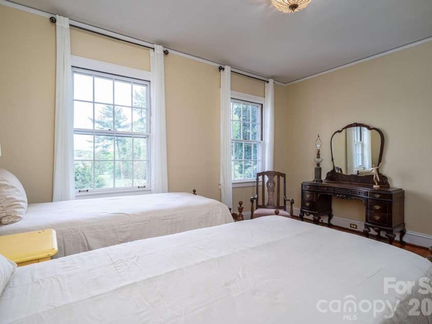 1233 General Hoke Drive, Lincolnton, NC 28092.  MLS# CAR4367723, YatesRealty ID 14839. 