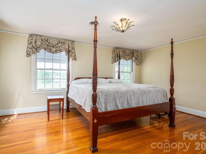 1233 General Hoke Drive, Lincolnton, NC 28092.  MLS# CAR4367723, YatesRealty ID 14839. 