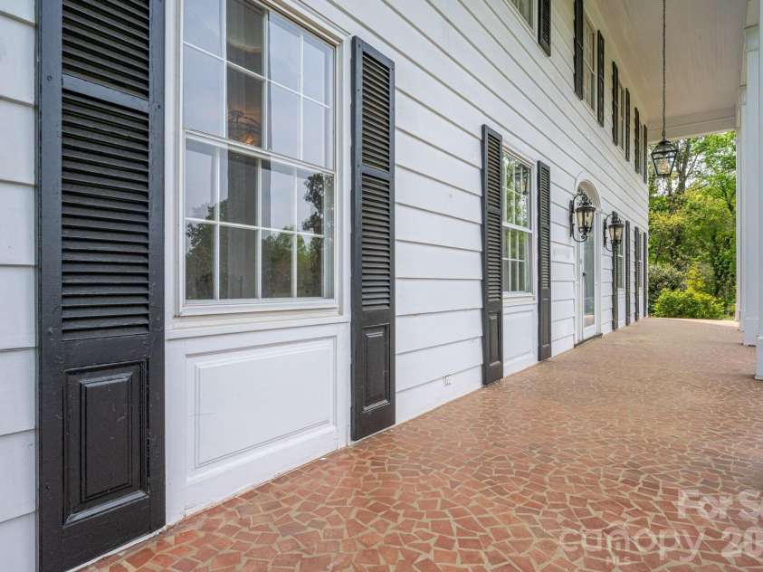 1233 General Hoke Drive, Lincolnton, NC 28092.  MLS# CAR4367723, YatesRealty ID 14839. 