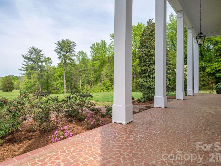 1233 General Hoke Drive, Lincolnton, NC 28092.  MLS# CAR4367723, YatesRealty ID 14839. 