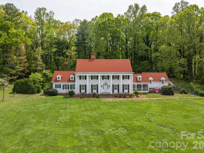 1233 General Hoke Drive, Lincolnton, NC 28092.  MLS# CAR4367723, YatesRealty ID 14839. 