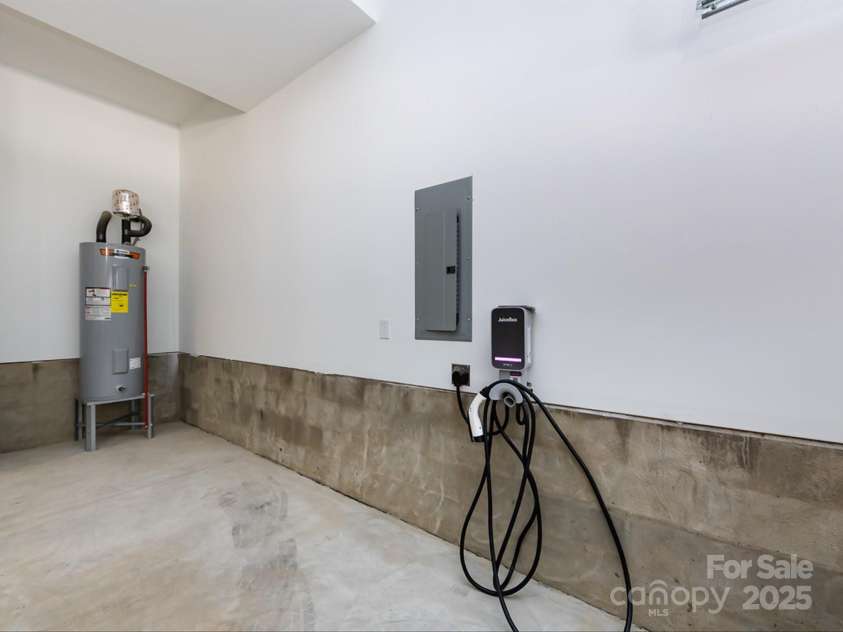 3022 Kalex Court, Charlotte, NC 28204.  MLS# CAR4297350, YatesRealty ID 1484. 