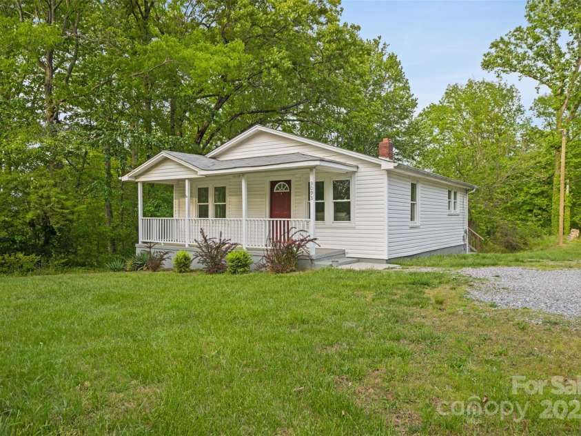 3093 Flat Gap Road, Valdese, NC 28690.  MLS# CAR4250096, YatesRealty ID 14840. 