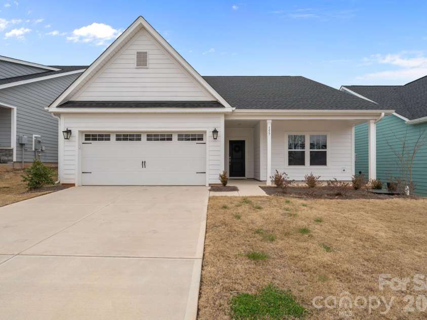157 Montgomery Place, Mount Gilead, NC 27306.  MLS# CAR4349923, YatesRealty ID 14841. 
