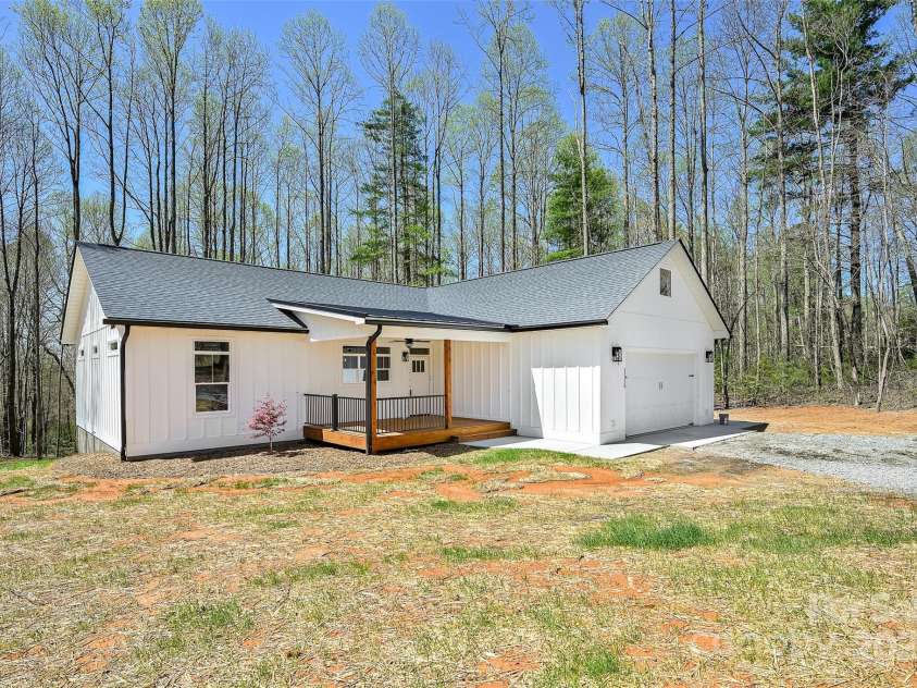 1356 Brightwater Drive, Hendersonville, NC 28739.  MLS# CAR4242323, YatesRealty ID 14842. 