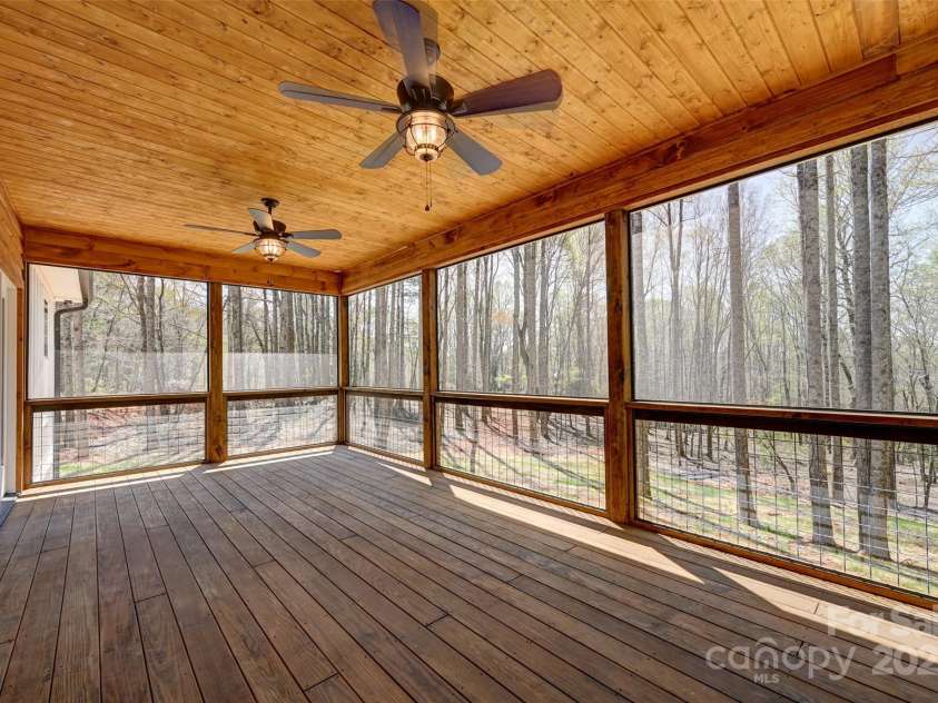 1356 Brightwater Drive, Hendersonville, NC 28739.  MLS# CAR4242323, YatesRealty ID 14842. 