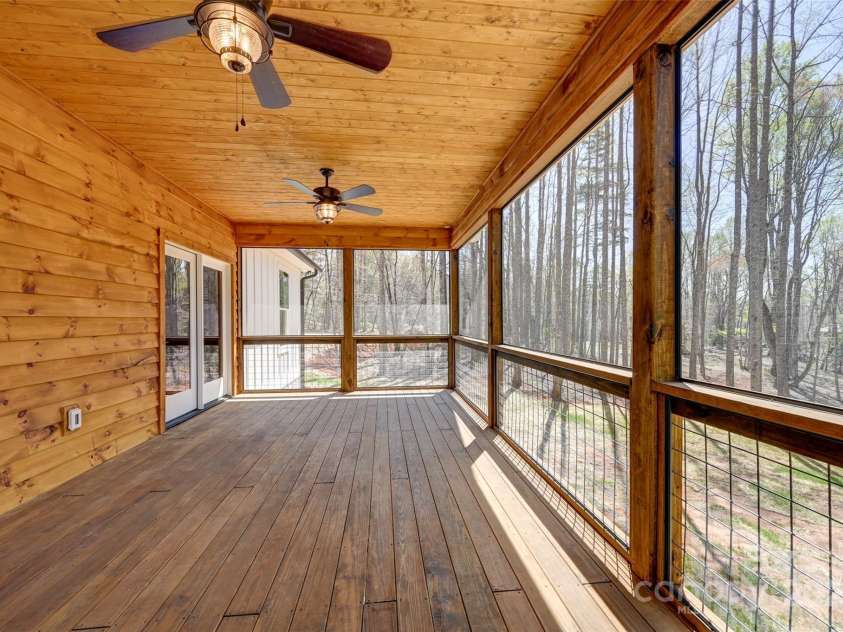 1356 Brightwater Drive, Hendersonville, NC 28739.  MLS# CAR4242323, YatesRealty ID 14842. 