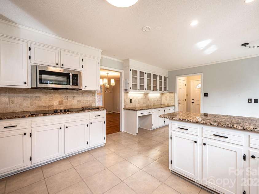 710 4th Avenue, Conover, NC 28613.  MLS# CAR4321618, YatesRealty ID 14842. 