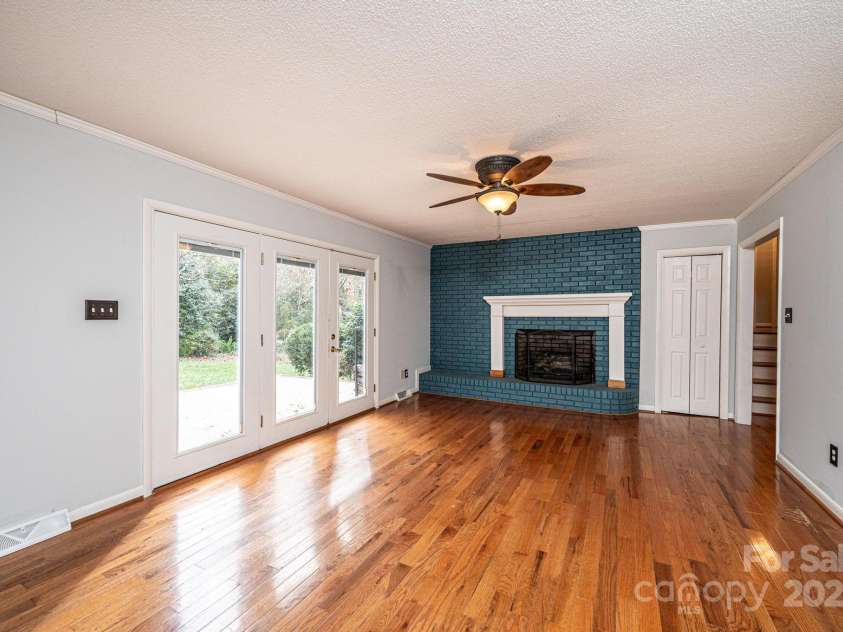 710 4th Avenue, Conover, NC 28613.  MLS# CAR4321618, YatesRealty ID 14842. 