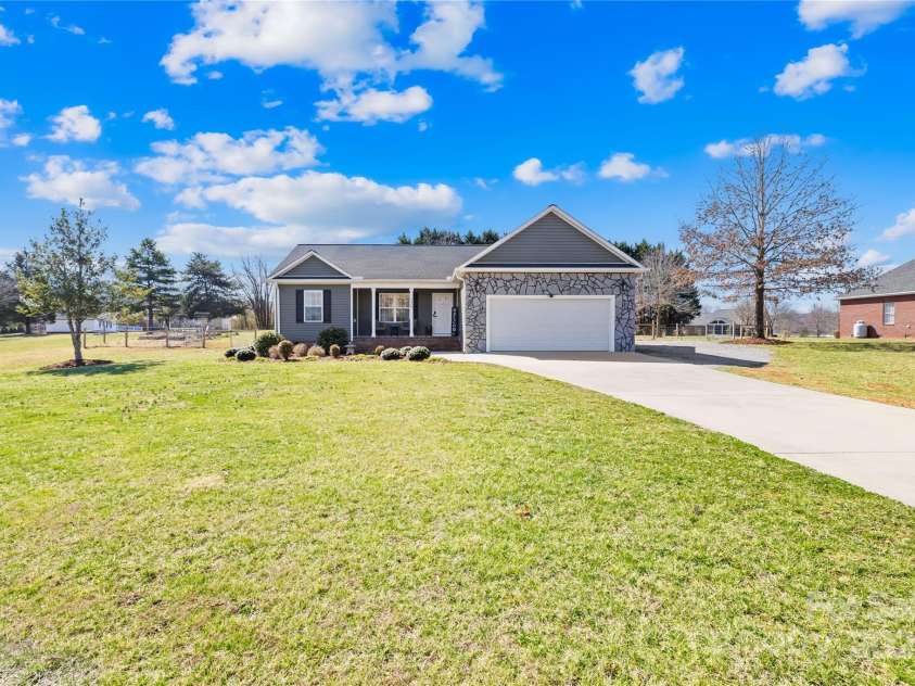 1429 Scotts Creek Road, Statesville, NC 28625.  MLS# CAR4233468, YatesRealty ID 14843. 