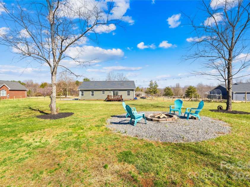 1429 Scotts Creek Road, Statesville, NC 28625.  MLS# CAR4233468, YatesRealty ID 14843. 