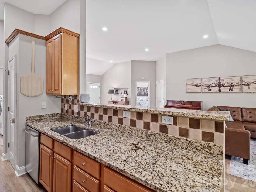 82 Grove End Road, Fletcher, NC 28732.  MLS# CAR4372238, YatesRealty ID 14843. 