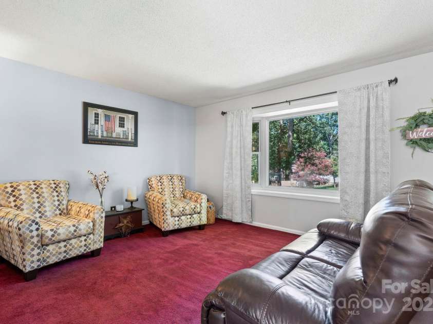 4603 Oakwood Circle, Gastonia, NC 28056.  MLS# CAR4284974, YatesRealty ID 14844. 