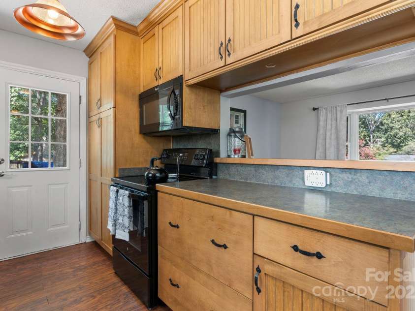 4603 Oakwood Circle, Gastonia, NC 28056.  MLS# CAR4284974, YatesRealty ID 14844. 