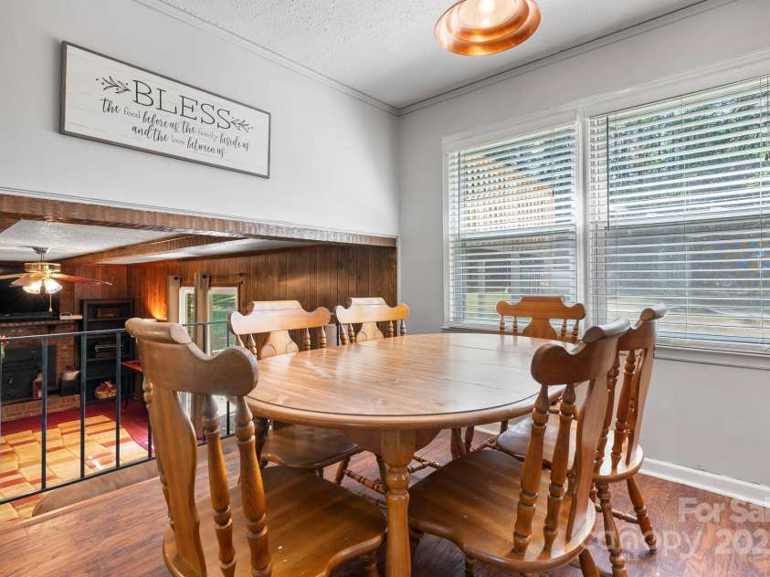 4603 Oakwood Circle, Gastonia, NC 28056.  MLS# CAR4284974, YatesRealty ID 14844. 