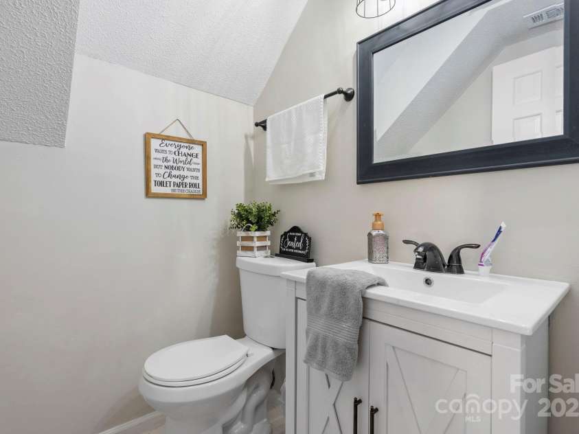 4603 Oakwood Circle, Gastonia, NC 28056.  MLS# CAR4284974, YatesRealty ID 14844. 