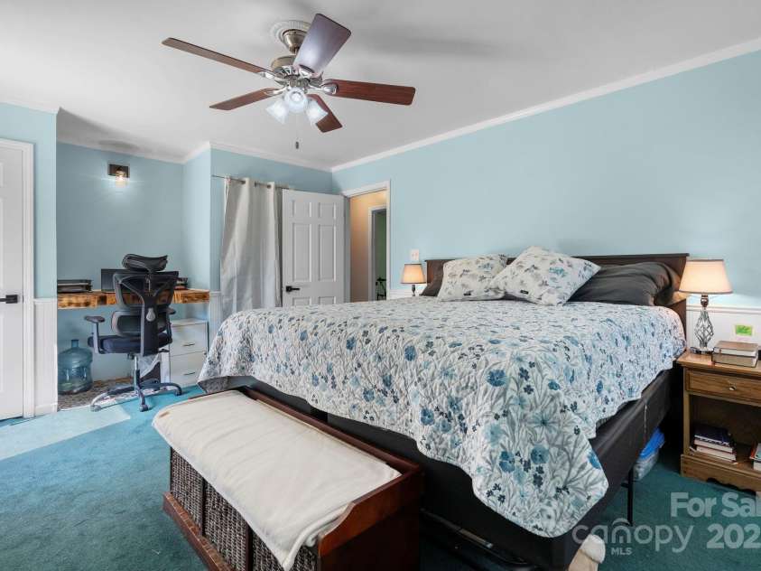 4603 Oakwood Circle, Gastonia, NC 28056.  MLS# CAR4284974, YatesRealty ID 14844. 