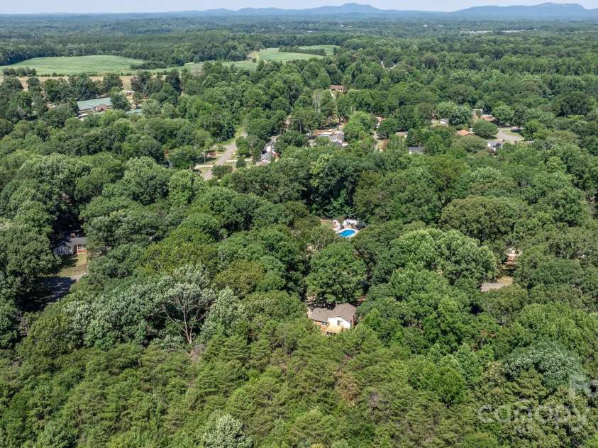 4603 Oakwood Circle, Gastonia, NC 28056.  MLS# CAR4284974, YatesRealty ID 14844. 