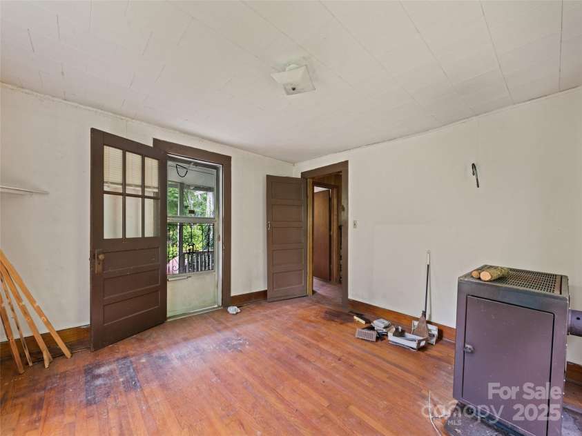 140 Old Leicester Road, Asheville, NC 28804.  MLS# CAR4258091, YatesRealty ID 14845. 