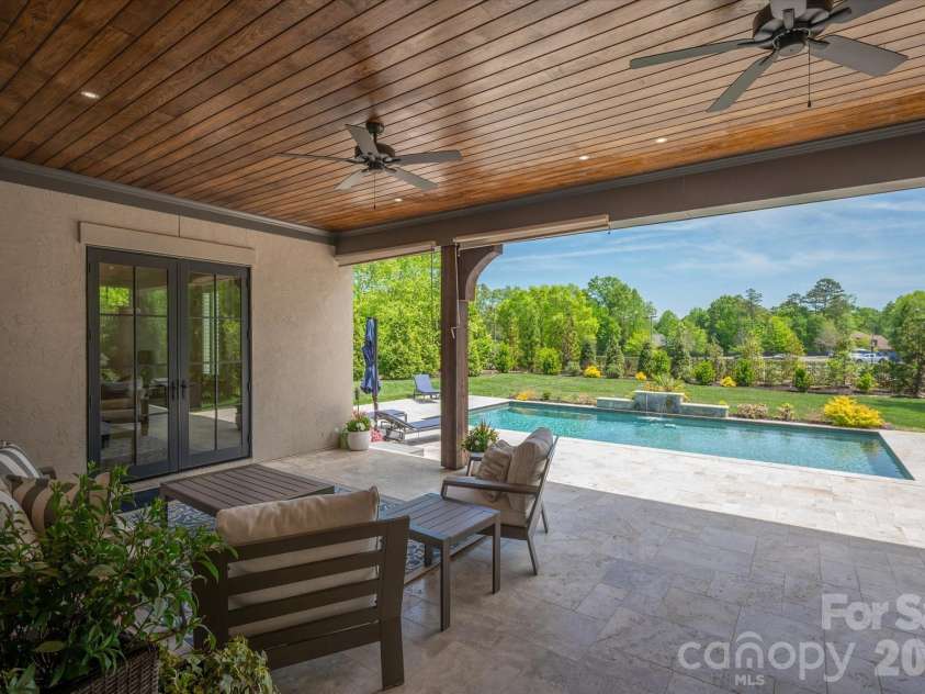 8008 Skye Lochs Drive, Waxhaw, NC 28173.  MLS# CAR4367926, YatesRealty ID 14845. 