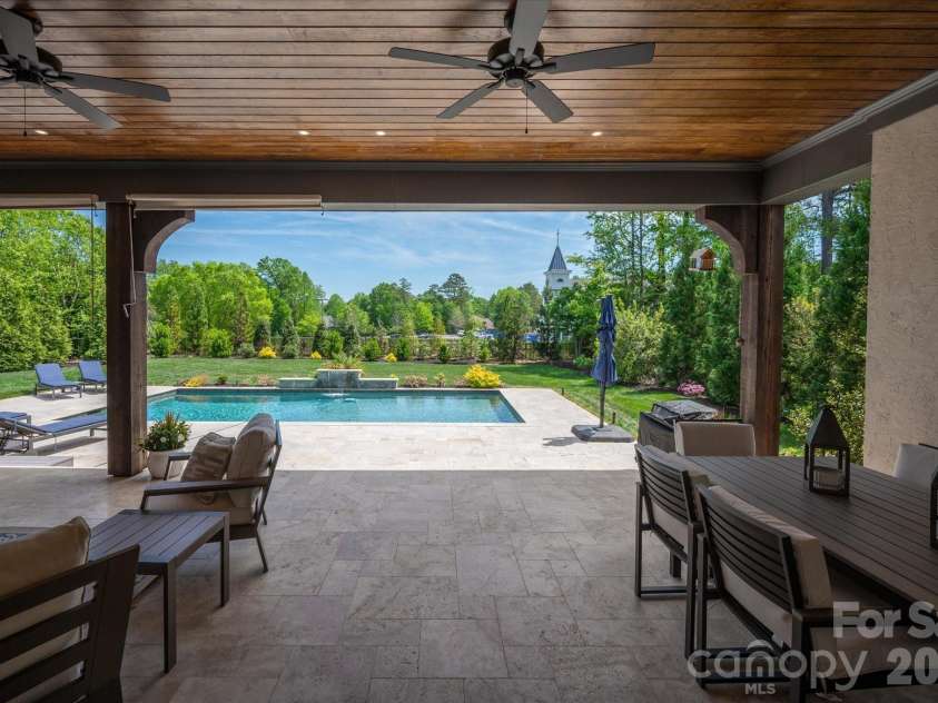 8008 Skye Lochs Drive, Waxhaw, NC 28173.  MLS# CAR4367926, YatesRealty ID 14845. 