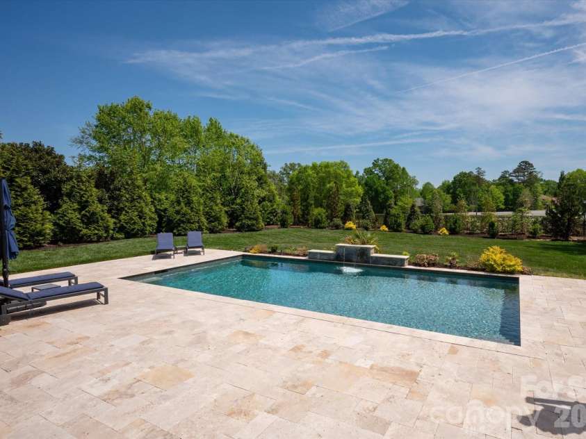 8008 Skye Lochs Drive, Waxhaw, NC 28173.  MLS# CAR4367926, YatesRealty ID 14845. 