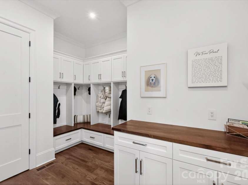 8008 Skye Lochs Drive, Waxhaw, NC 28173.  MLS# CAR4367926, YatesRealty ID 14845. Mud Room