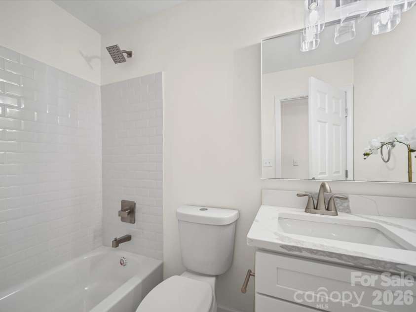 1022 Canopy Drive, Indian Trail, NC 28079.  MLS# CAR4294444, YatesRealty ID 14846. Hall Bath