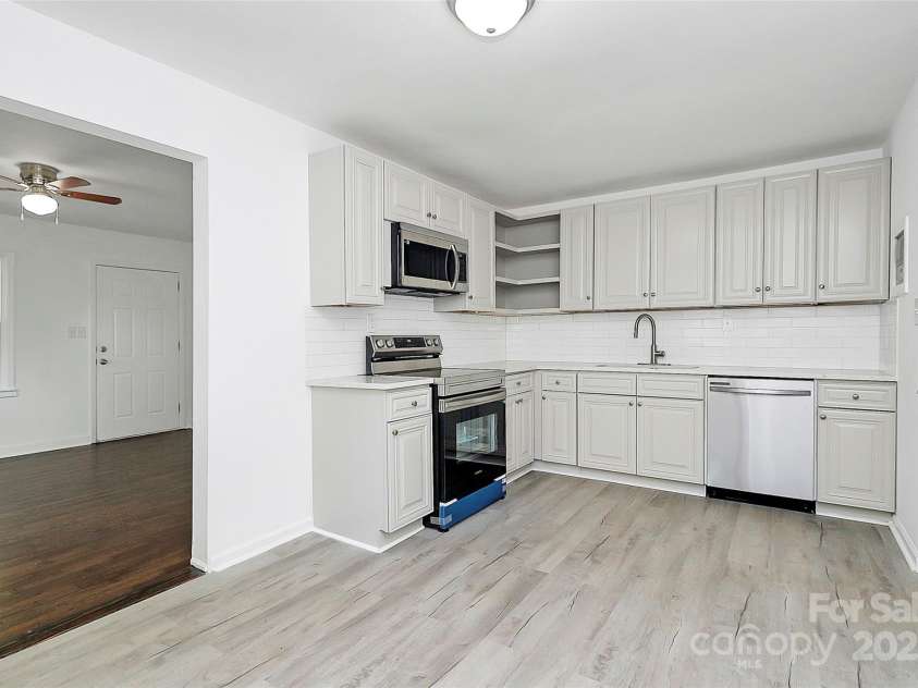 4913 Winchester Street, Charlotte, NC 28208.  MLS# CAR4259089, YatesRealty ID 14847. 