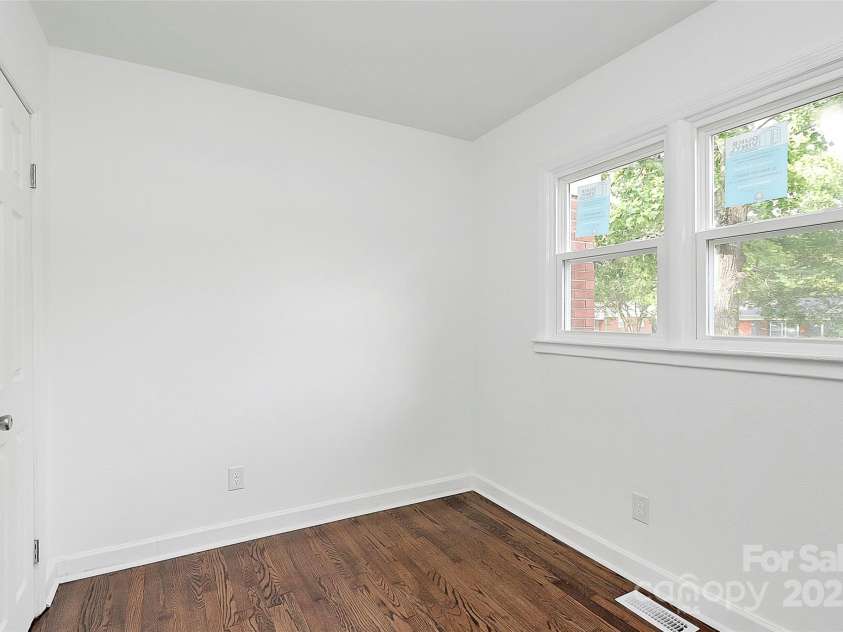 4913 Winchester Street, Charlotte, NC 28208.  MLS# CAR4259089, YatesRealty ID 14847. 