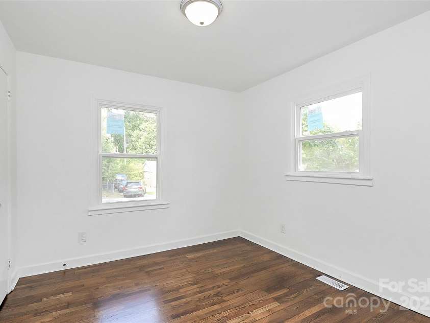 4913 Winchester Street, Charlotte, NC 28208.  MLS# CAR4259089, YatesRealty ID 14847. 