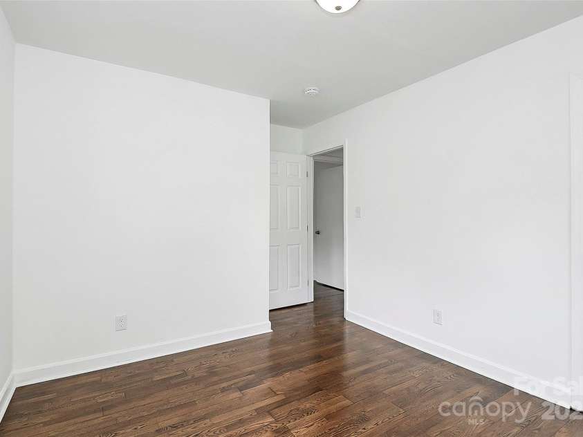 4913 Winchester Street, Charlotte, NC 28208.  MLS# CAR4259089, YatesRealty ID 14847. 