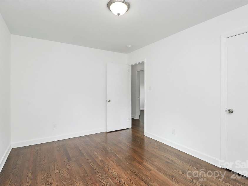 4913 Winchester Street, Charlotte, NC 28208.  MLS# CAR4259089, YatesRealty ID 14847. 