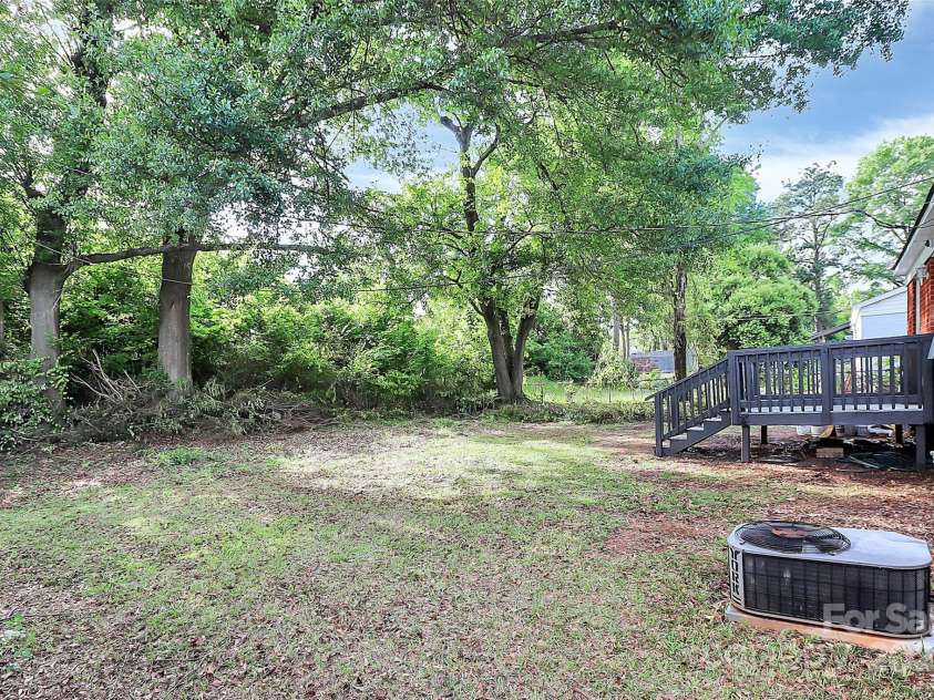 4913 Winchester Street, Charlotte, NC 28208.  MLS# CAR4259089, YatesRealty ID 14847. 