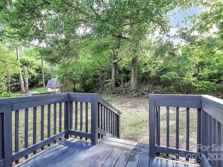 4913 Winchester Street, Charlotte, NC 28208.  MLS# CAR4259089, YatesRealty ID 14847. 