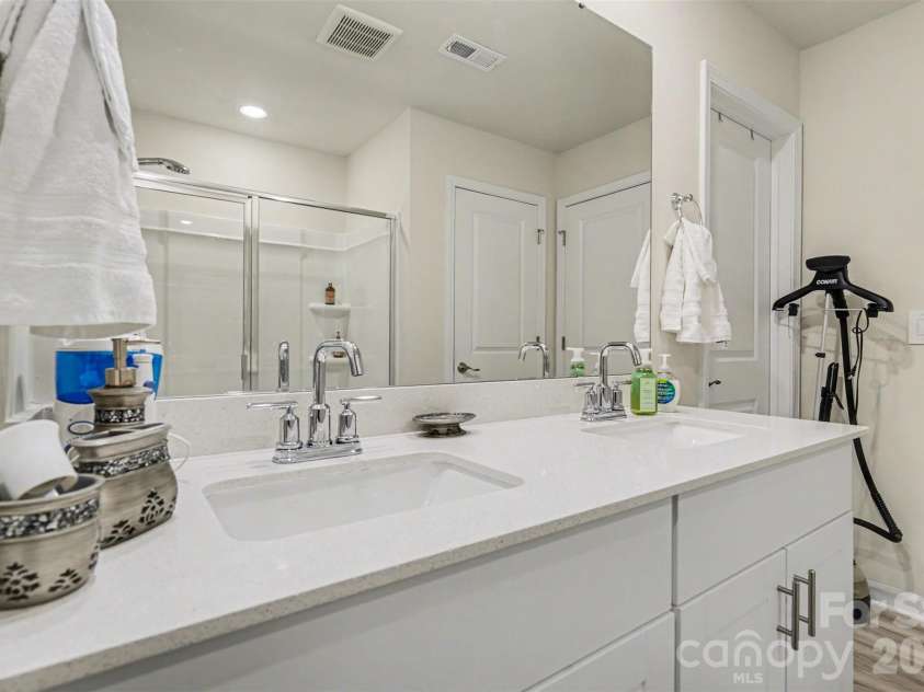 309 Fairchild Way, Albemarle, NC 28001.  MLS# CAR4372753, YatesRealty ID 14848. 