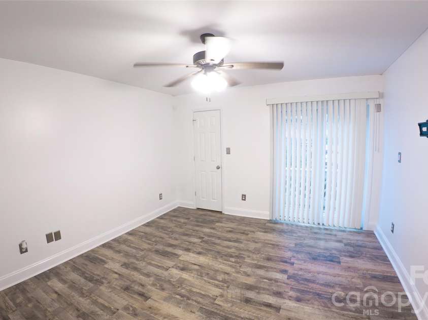 100 Willow Run Drive, Gastonia, NC 28056.  MLS# CAR4372992, YatesRealty ID 14849. 