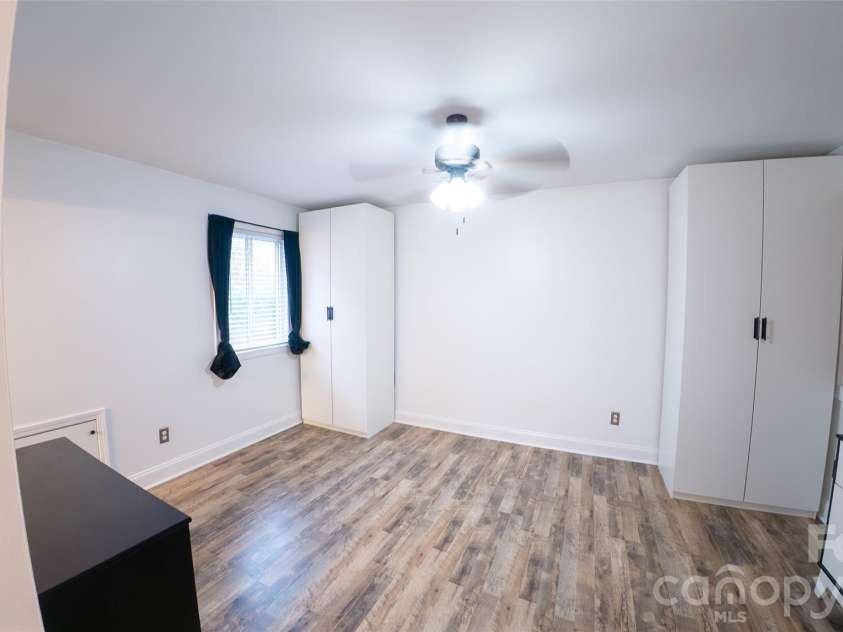 100 Willow Run Drive, Gastonia, NC 28056.  MLS# CAR4372992, YatesRealty ID 14849. 