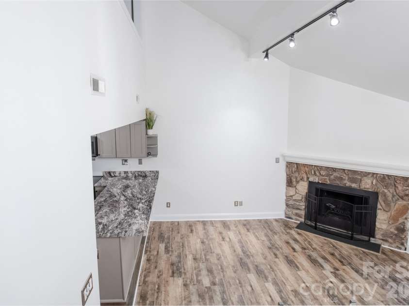 100 Willow Run Drive, Gastonia, NC 28056.  MLS# CAR4372992, YatesRealty ID 14849. 