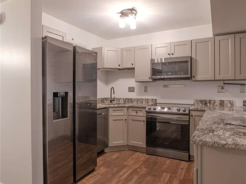 100 Willow Run Drive, Gastonia, NC 28056.  MLS# CAR4372992, YatesRealty ID 14849. 