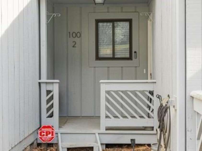 100 Willow Run Drive, Gastonia, NC 28056.  MLS# CAR4372992, YatesRealty ID 14849. 
