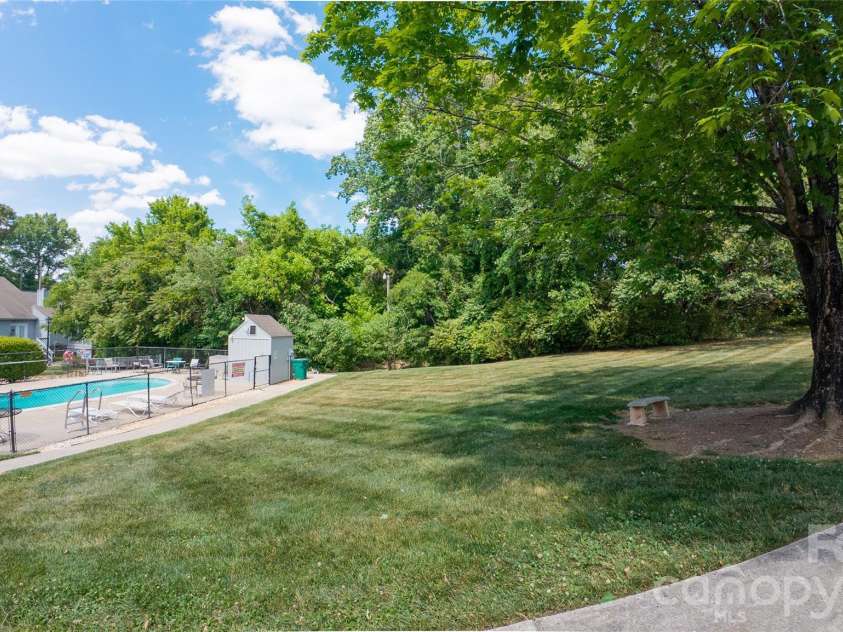 100 Willow Run Drive, Gastonia, NC 28056.  MLS# CAR4372992, YatesRealty ID 14849. 