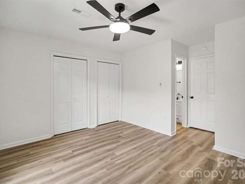 100 Willow Run Drive, Gastonia, NC 28056.  MLS# CAR4414074, YatesRealty ID 14849. 
