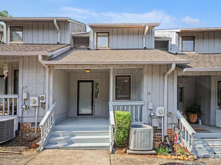 100 Willow Run Drive, Gastonia, NC 28056.  MLS# CAR4414074, YatesRealty ID 14849. Welcome to Willow Run! Covered front entry